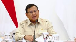 Presiden Prabowo Subianto menjadi sorotan menjelang dua tahun pemerintahannya bersama Wakil Presiden Gibran Rakabuming Raka, di tengah beredarnya surat Bakom RI tentang publikasi serentak capaian pemerintah.