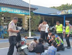 Terjaring Razia Kendaraan, Tiga Remaja di Brebes Kedapatan Bawa Celurit Sepanjang 2 Meter