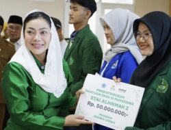 Bupati Brebes Salurkan Bantuan Rp646,5 Juta, dari Beasiswa hingga Kaki Palsu