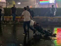 Demo Jakarta Memanas, Polisi Tembakkan Gas Air Mata dan Kerahkan Water Cannon